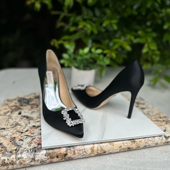 Badgley mischka black Cher Crystal Embellished Pump size 9 new