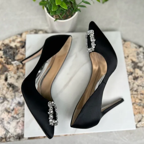 Badgley mischka black Cher Crystal Embellished Pump size 9 new