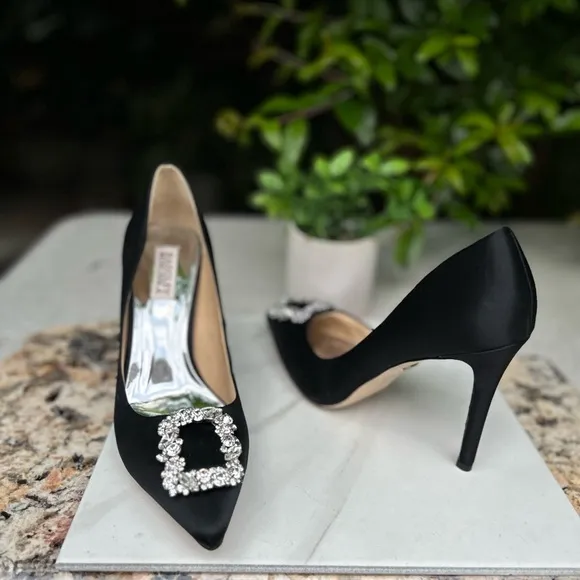 Badgley mischka black Cher Crystal Embellished Pump size 9 new