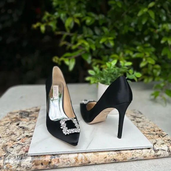 Badgley mischka black Cher Crystal Embellished Pump size 9 new