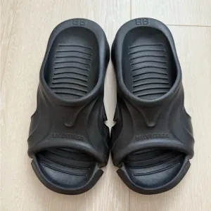 [Balenciaga] Black Mold Slide Sandals