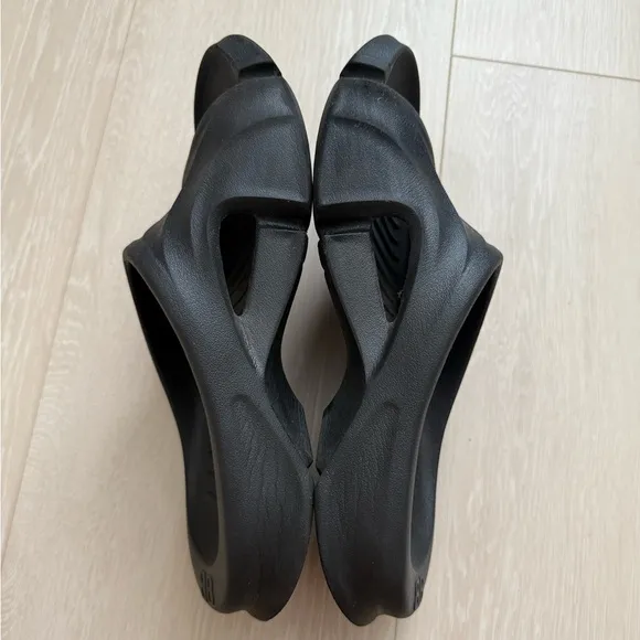 [Balenciaga] Black Mold Slide Sandals