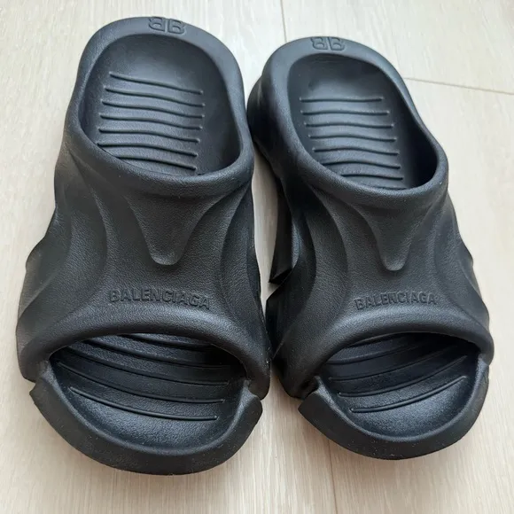 [Balenciaga] Black Mold Slide Sandals