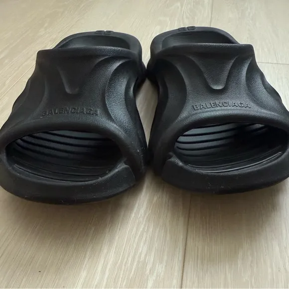 [Balenciaga] Black Mold Slide Sandals