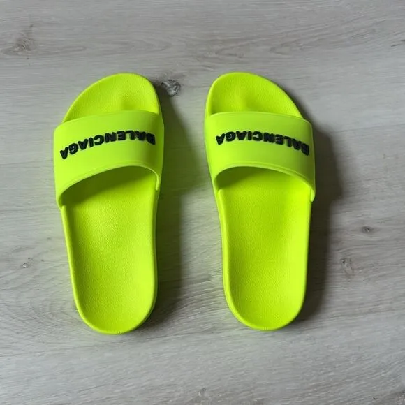 BALENCIAGA Pool Slide logo detailed rubber slides lime size 7 NWT in box