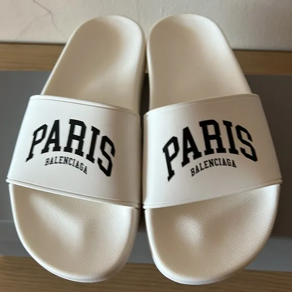 Balenciaga Women’s White Paris Slides size 38