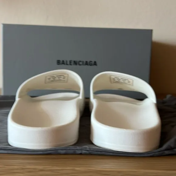 Balenciaga Women’s White Paris Slides size 38