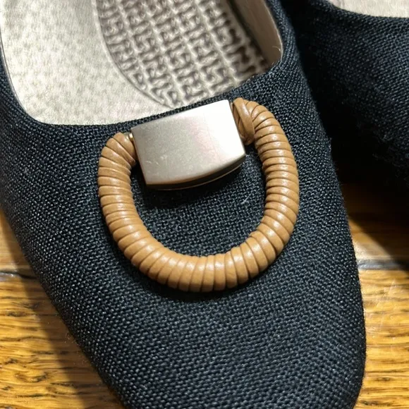 Baretraps Posture   black textile flats with brown buckle. Size 8.5.