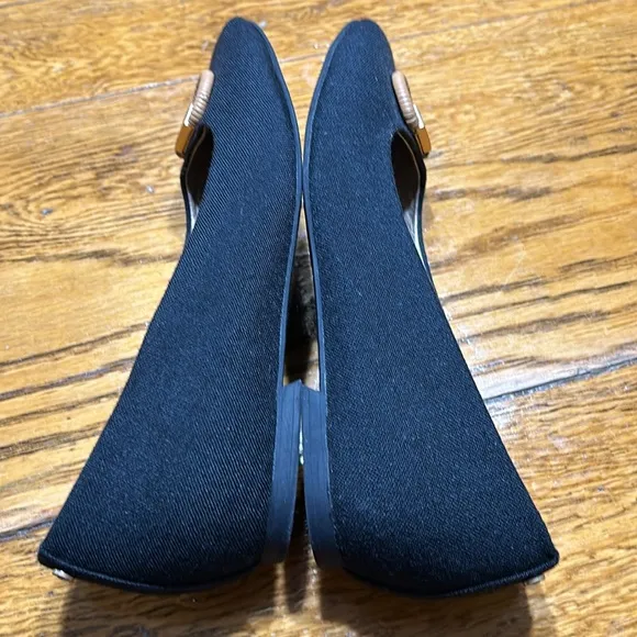 Baretraps Posture   black textile flats with brown buckle. Size 8.5.