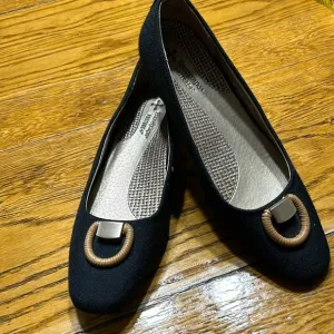 Baretraps Posture   black textile flats with brown buckle. Size 8.5.