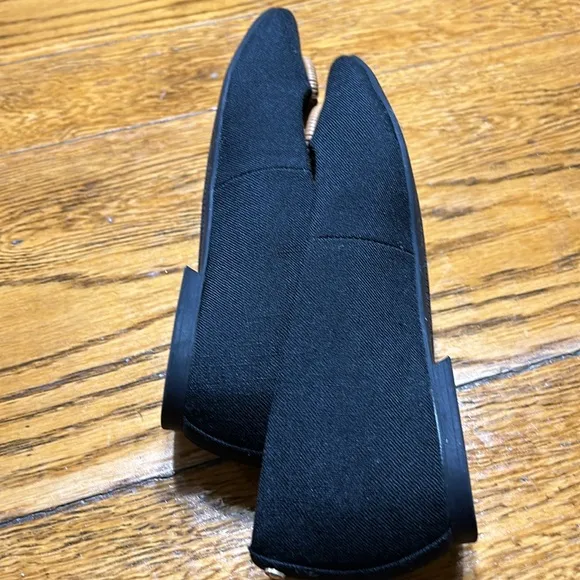Baretraps Posture   black textile flats with brown buckle. Size 8.5.