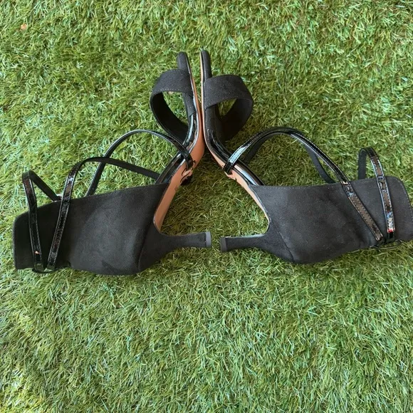 Barju Open Toe High Back Heeled Sandals in Black 3” Flared Heel Height Size 9 US