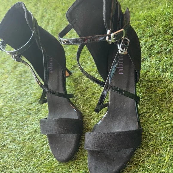 Barju Open Toe High Back Heeled Sandals in Black 3” Flared Heel Height Size 9 US