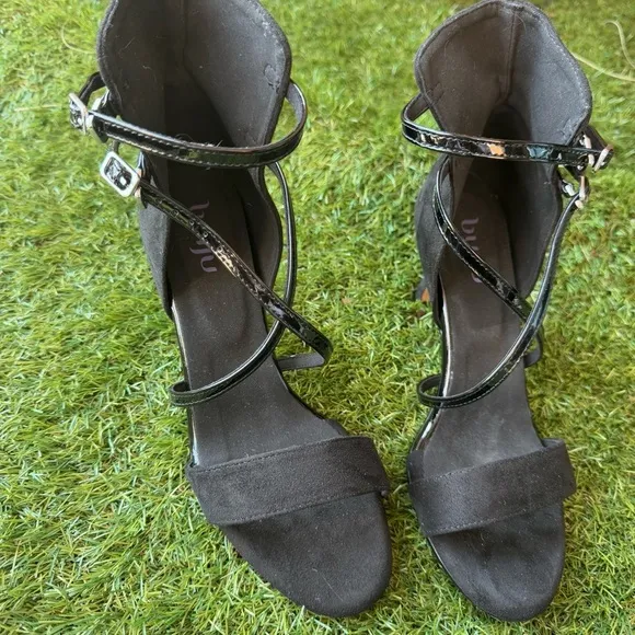 Barju Open Toe High Back Heeled Sandals in Black 3” Flared Heel Height Size 9 US