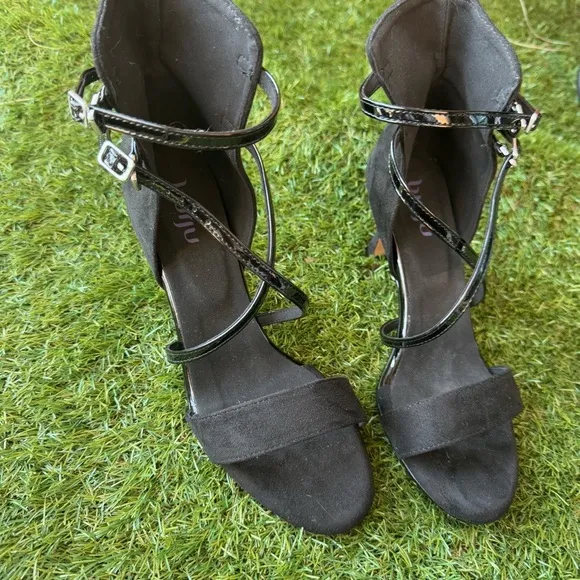 Barju Open Toe High Back Heeled Sandals in Black 3” Flared Heel Height Size 9 US