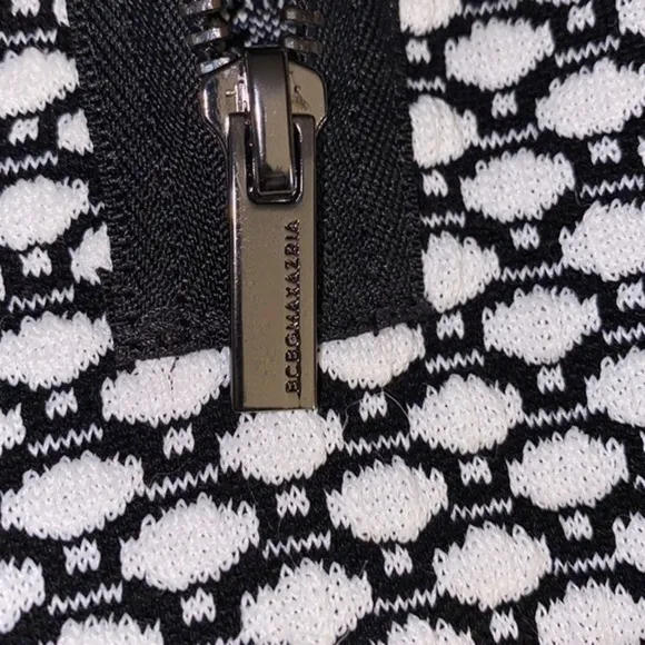 BCBGMaxAzria like new M bandage dress with long zipper on the back super stylish