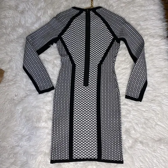 BCBGMaxAzria like new M bandage dress with long zipper on the back super stylish