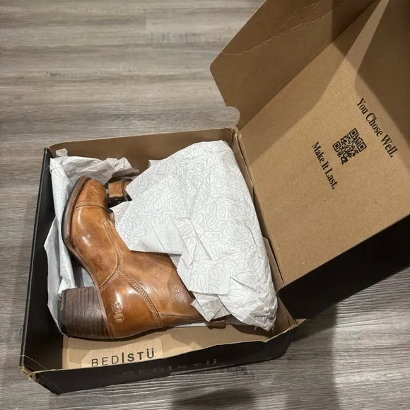 Bed Stu Judgement Tan Rustic Leather Lace Up Heeled Boots