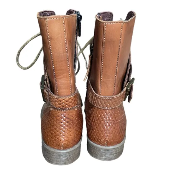 Bedstu Roan Deception Leather Wrap Over Tan Military Steampunk Boots -6.5 NWOT
