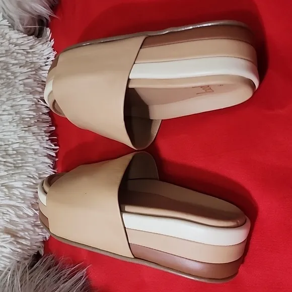 BEEK ALBATROSS SANDALS