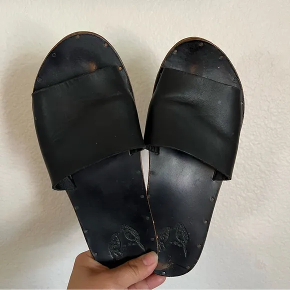Beek Mockingbird Slide Black Sandals Size 7
