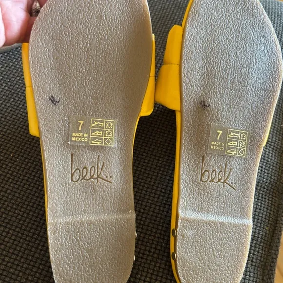 beek Sugarbird Leather Slide Sandals Sunflower Size 7 Unworn New!!!