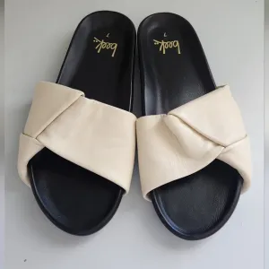 BEEK  Women's Leather Cream/Black Slide Sandals Size 7