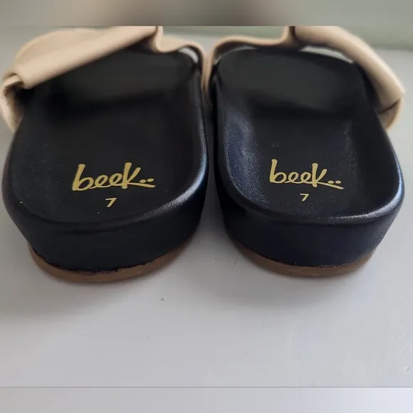 BEEK  Women's Leather Cream/Black Slide Sandals Size 7