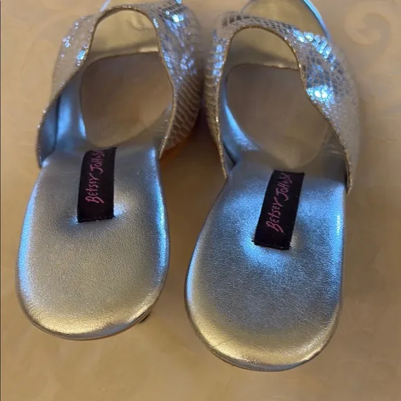 Betsey Johnson Polly Silver Slide Genie platform pumps- wood.
