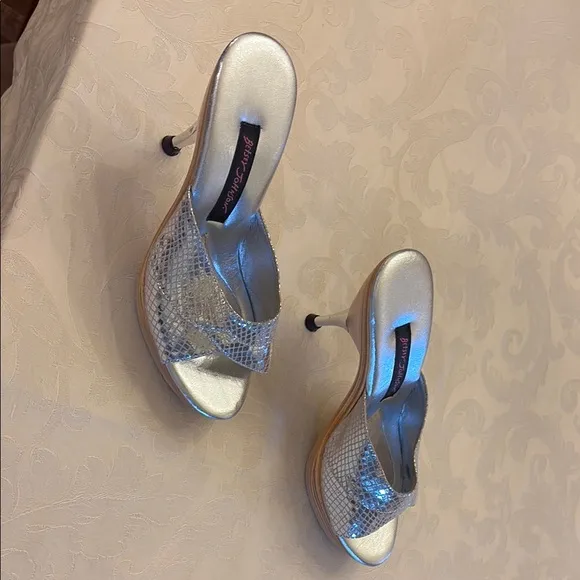 Betsey Johnson Polly Silver Slide Genie platform pumps- wood.