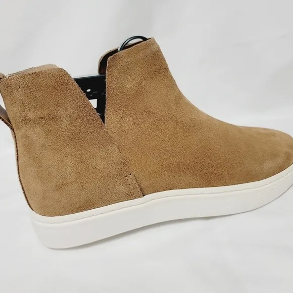 BIRDIES The Falcon Suade Bootie in Saddle - size 5