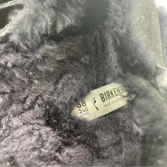 BIRKENSTOCK Arizona Shearling slide Sandals. Black Size 38 Women’s 7