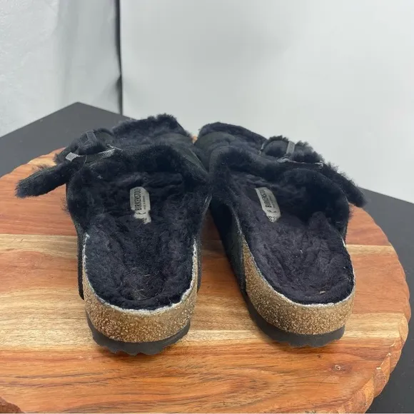 BIRKENSTOCK Arizona Shearling slide Sandals. Black Size 38 Women’s 7