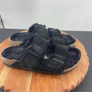 BIRKENSTOCK Arizona Shearling slide Sandals. Black Size 38 Women’s 7