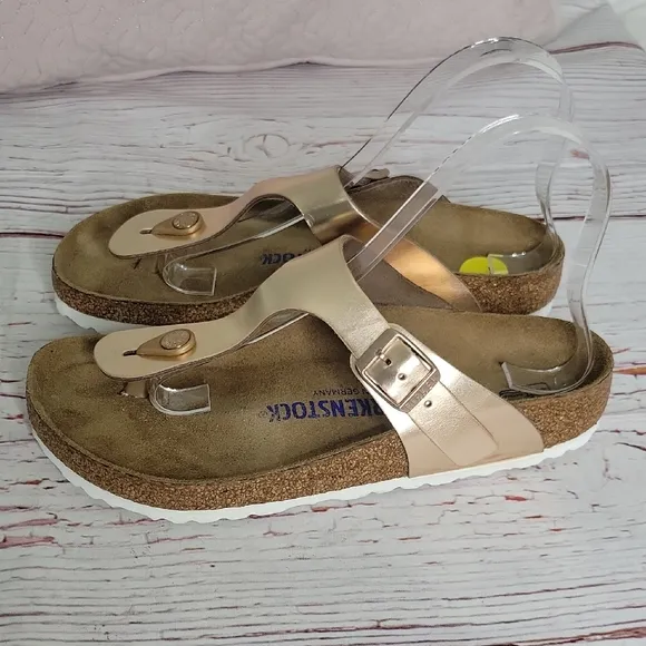 Birkenstock Gizeh Rose Gold Sandals with Buckle Size 7.5