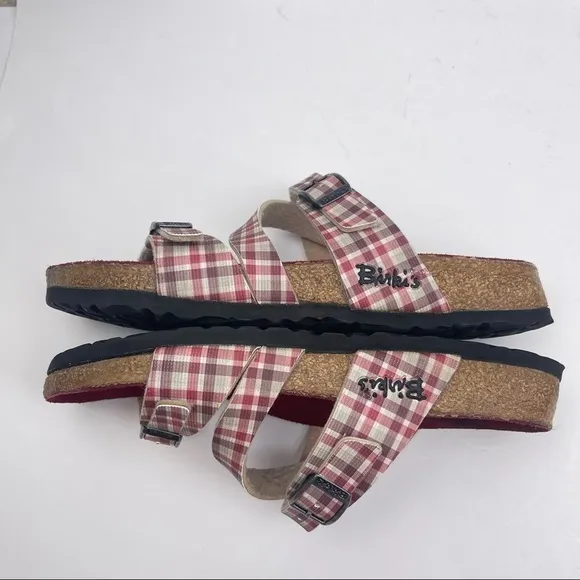 𝅺Birki’s Birkenstock Red Plaid Print Slide Sandals Women’s Size EU 37 US 6