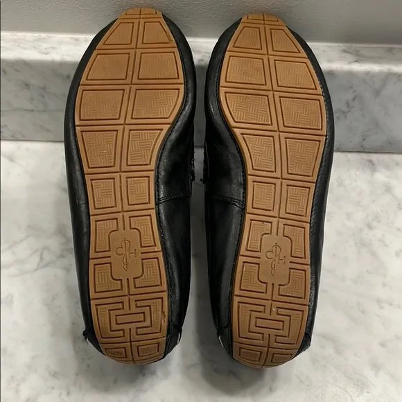 Black Leather Slip-On Loafers with Moccasin Stitching
