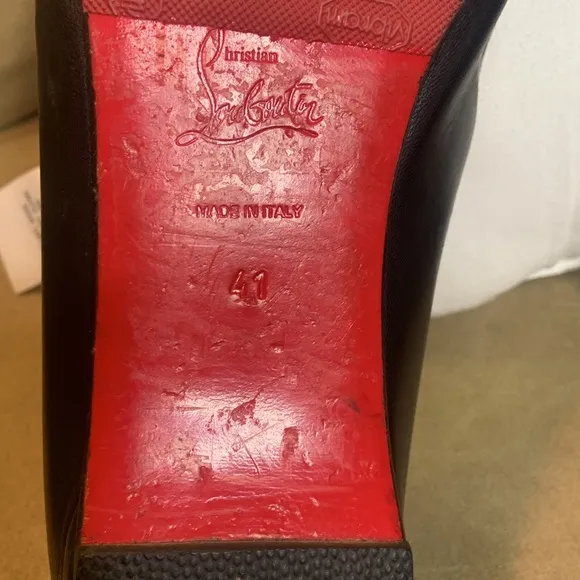 BLACK LOUBOUTIN SHOES WITH BLACK AND NUDE, RED SOLE 41 FITS LIKE A 40 vintage