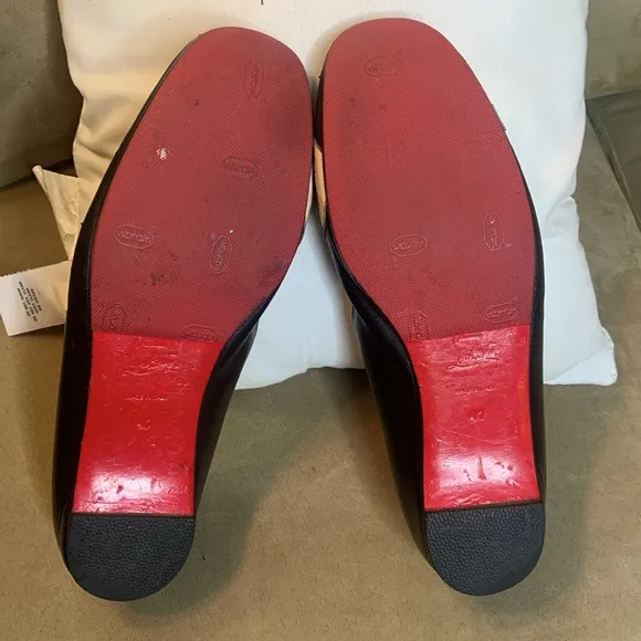 BLACK LOUBOUTIN SHOES WITH BLACK AND NUDE, RED SOLE 41 FITS LIKE A 40 vintage