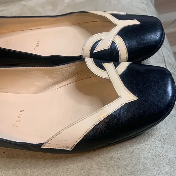 BLACK LOUBOUTIN SHOES WITH BLACK AND NUDE, RED SOLE 41 FITS LIKE A 40 vintage