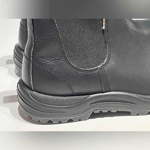 Blundstone black leather heavy duty Chelsea boots