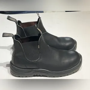 Blundstone black leather heavy duty Chelsea boots