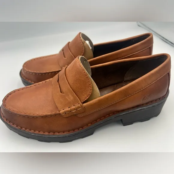 Born Carrera Leather Penny Loafer Lug Soles Brown Women’s Size 8.5M NEW W/Box