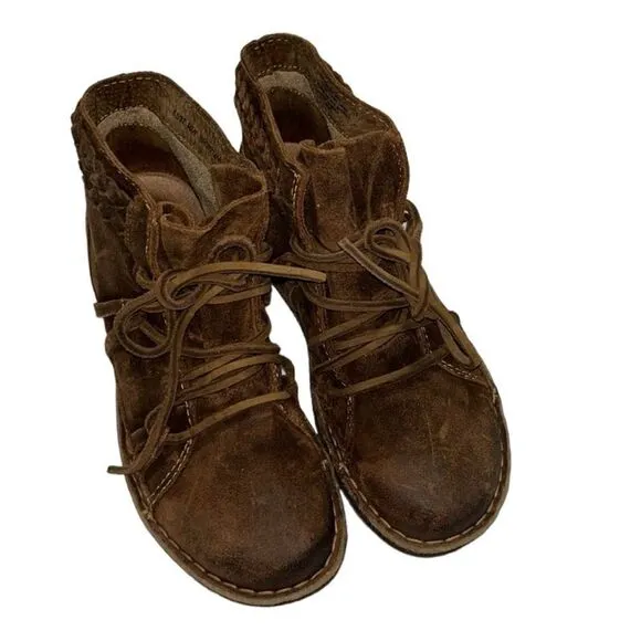 BORN  Distressed Leather Ankle Brown Boots(Size 6.5M)