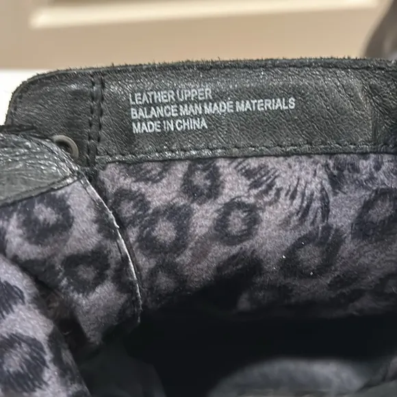 Born womens leather lace up combat bootsanimal print lined size 9.5/41 black