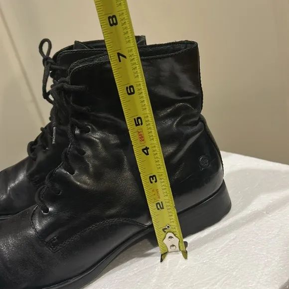 Born womens leather lace up combat bootsanimal print lined size 9.5/41 black