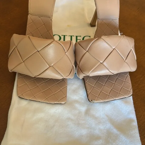 Bottega Veneta Beige Quilted Slide Sandals