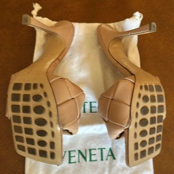 Bottega Veneta Beige Quilted Slide Sandals