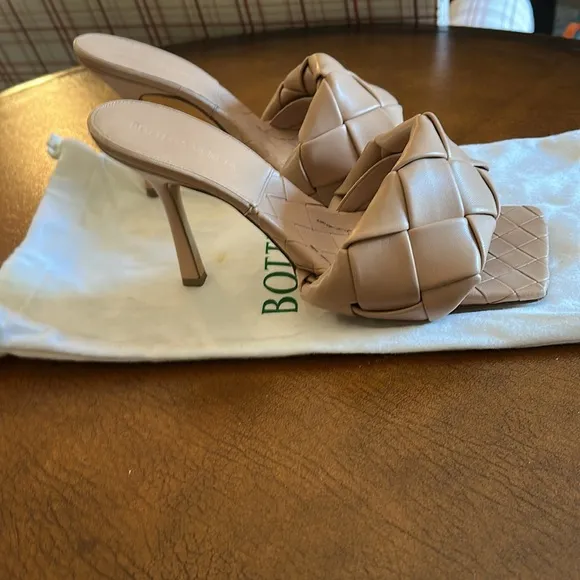 Bottega Veneta Beige Quilted Slide Sandals