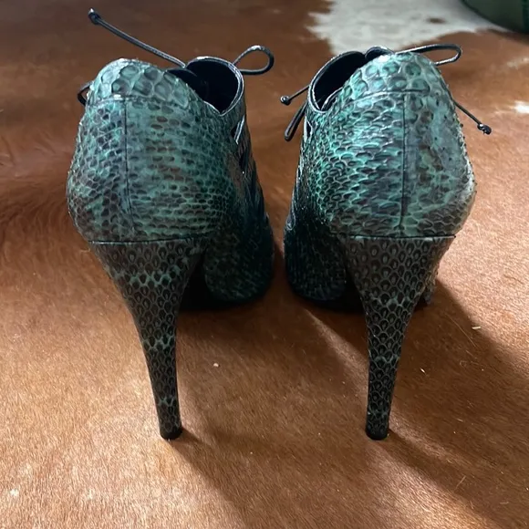 Bottega Veneta Python Lace Up Boots size 38